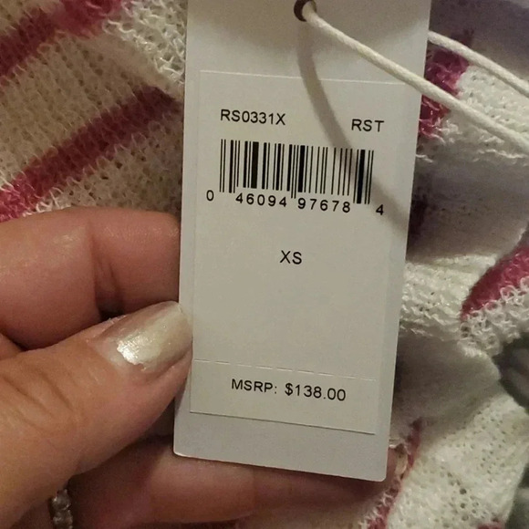 SPLENDID SLEEVELESS TOP - Picture 2 of 2